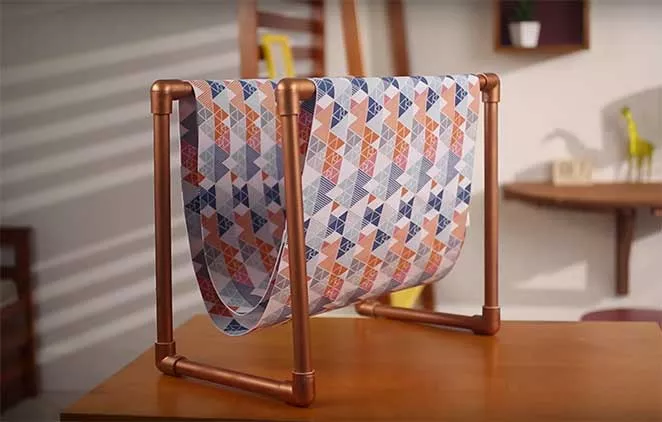 Quer fazer um revisteiro lindão para a sua sala de estar? O nosso passo a passo de hoje te ensina a fazer um revisteiro de canos de PVC incrível. Confira!